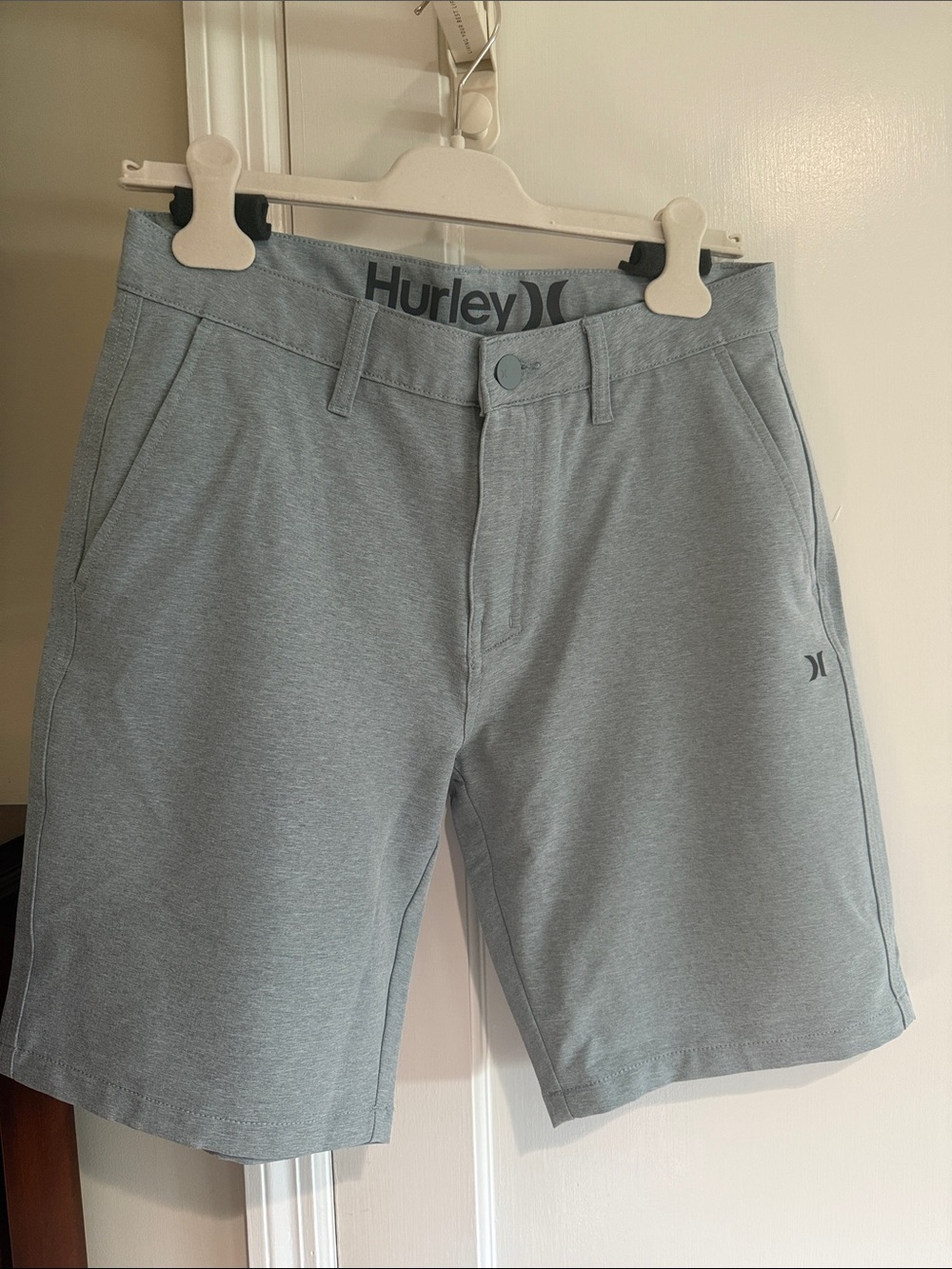 Hurley Men’s Light Heather Gray Hybrid Shorts size 30
